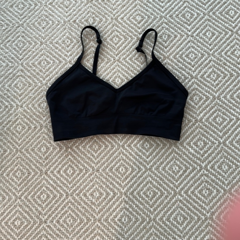 Lululemon Size 8 black sportsbra